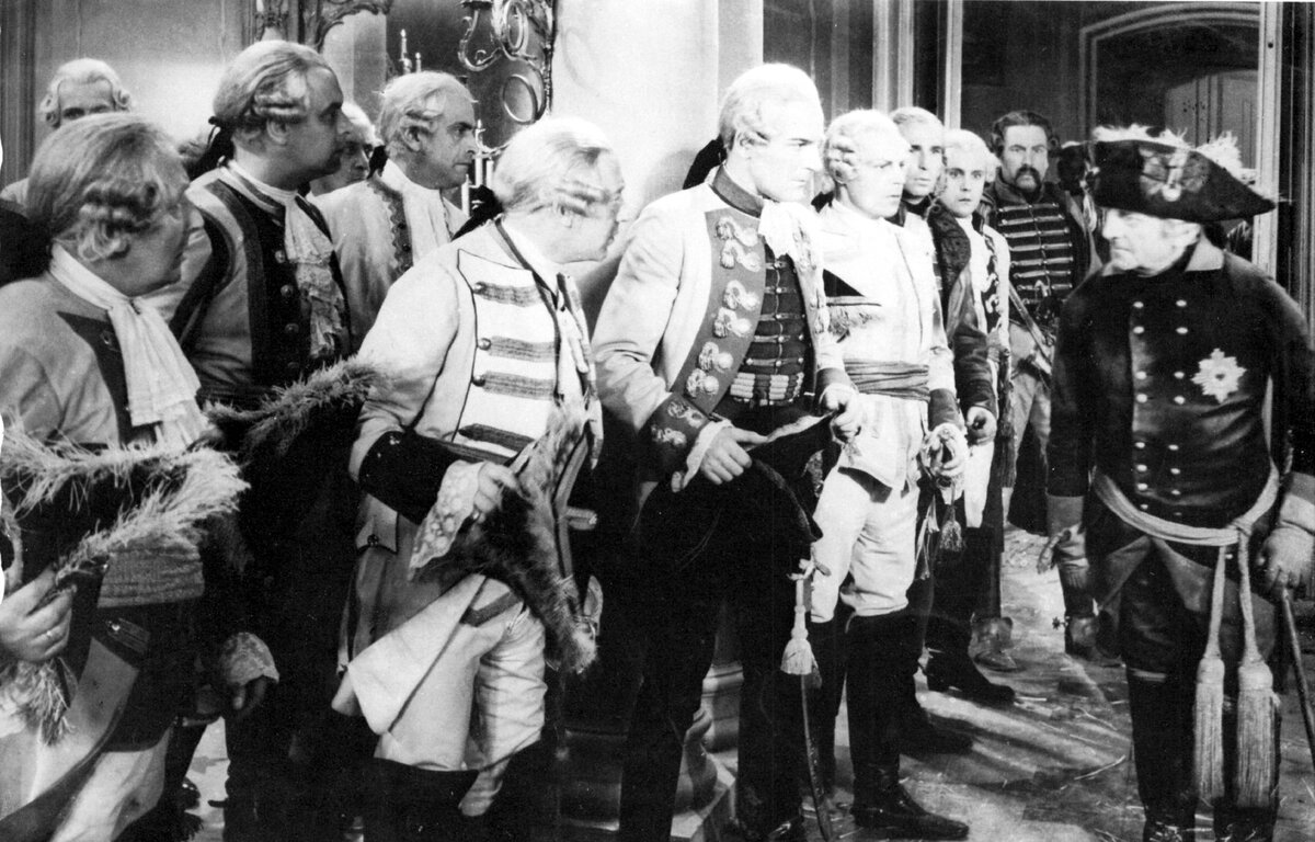 Если уж моделировать некую реальность, то лучшим фоном для краха Третьего Рейха могла быть пафосная драма «Великий король»... Источник - https://www.pinterest.ru/