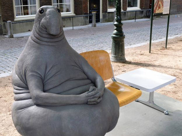 Ждун — распространенное в Рунете название скульптуры Homunculus loxodontus голландской художницы Маргрит ван Бреворт, изготовленной весной 2016 года для Лейденского университета (Нидерланды), ставшее Интернет-мемом.