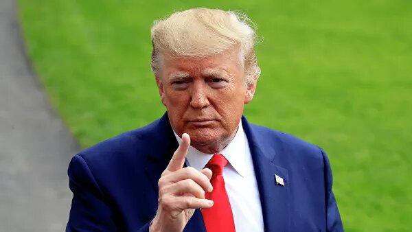 Несмотря на то что армия США с 1973 года комплектуется полностью на контрактной основе, в случае мобилизации некоторые категории граждан подлежат призыву. Списки призываемых можно проверить на сайте службы.Ранее в твиттере в число популярных хештегов попал #WWIII ("третья мировая война"). Менее чем за сутки пользователи социальной сети опубликовали более трех миллионов сообщений на эту тематику.3 января, 23:34Трамп заявил, что убийством Сулеймани США пытаются остановить войнуАжиотаж вокруг темы "третьей мировой" спровоцировала гибель иранского генерала Касема Сулеймани в Багдаде. Кроме того, позднее американский президент Дональд Трамп заявил о готовности к дальнейшим военным действиям против Ирана.