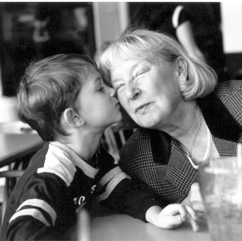 Это история из жизни моего брата, показывает что всё что мы говорим детям и пример какой показываем влияет на их будущее. 