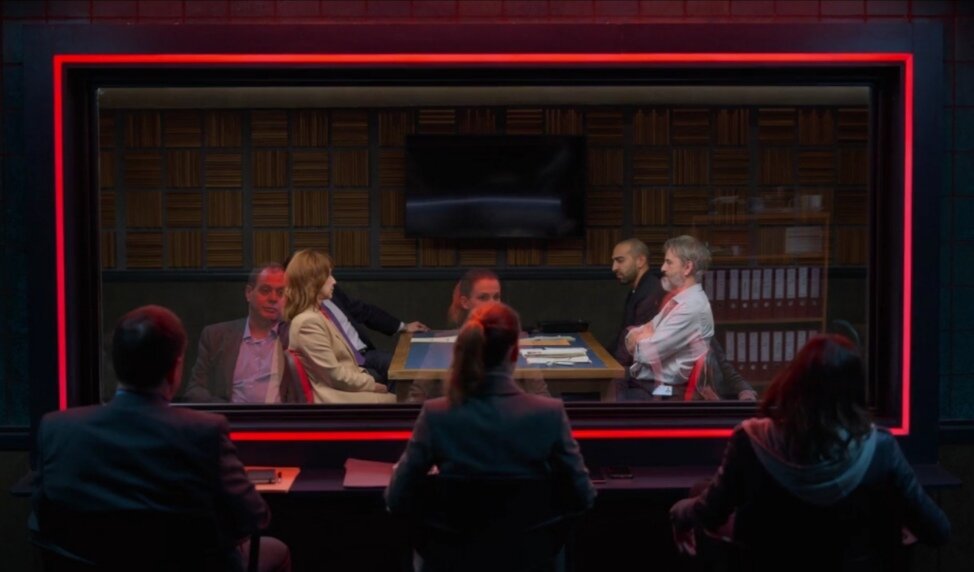  Скриншот автора сериала  "Преступник" (20119) Франция 3 эпизода