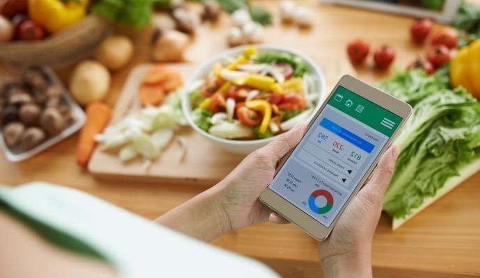 Таблицы калорий говорят вам, сколько вы можете съесть в день.