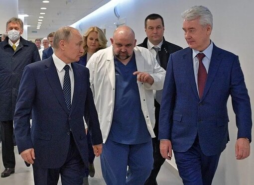 По ходу Песков самый умный и осторожный, понимает куда попал.