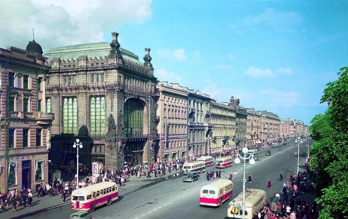 Ленинград в 1950-х годах. Невский проспект. Фото из открытых источников.