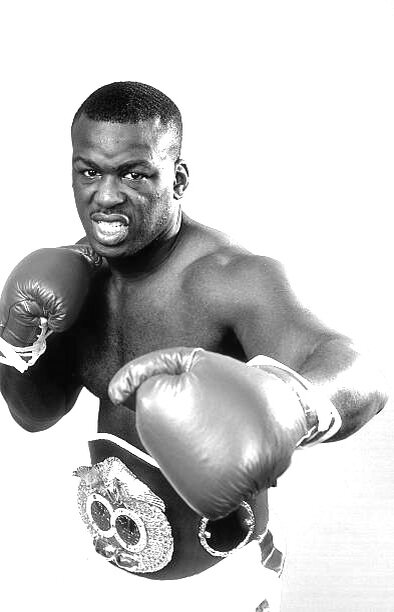 Джеймс "Бастер" Дуглас, нанесший первое громкое поражение Майку Тайсону 