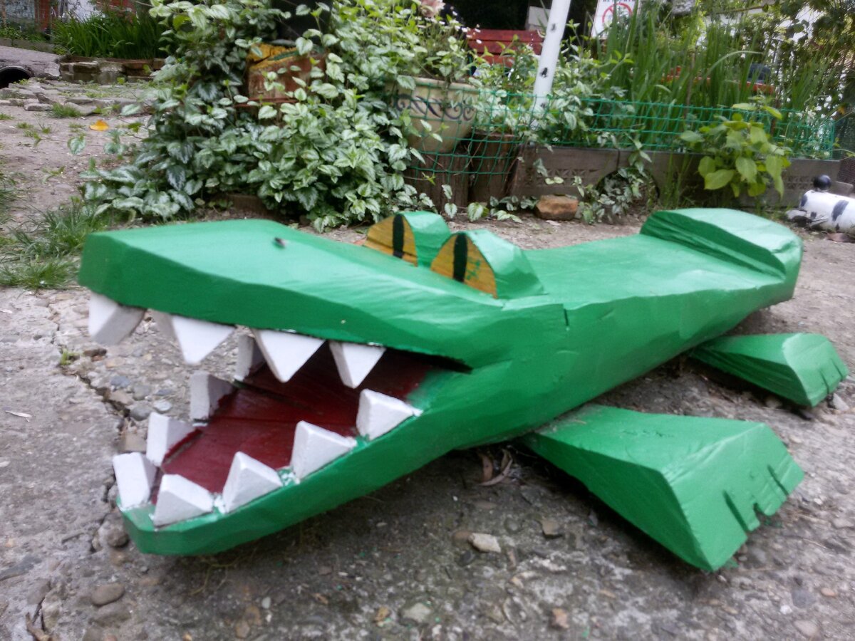 Вот так и я зависла с открытым ртом, решив сократить дорогу через двор. На полчаса точно