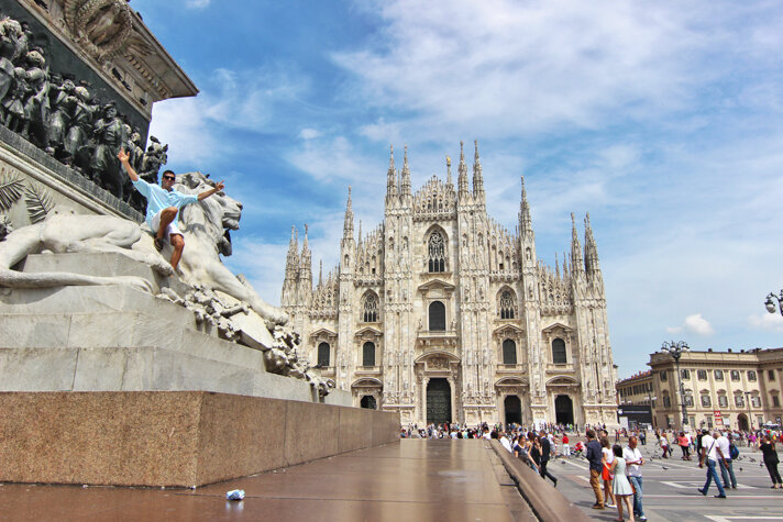  Одна из столиц моды мира и третий по величине город Италии также является одним из самых романтичных городов Европы.-2