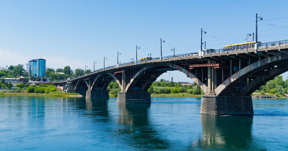 Ангарский мост в иркутске