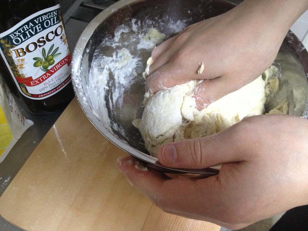 Замешиваем тесто для нашей фокачча