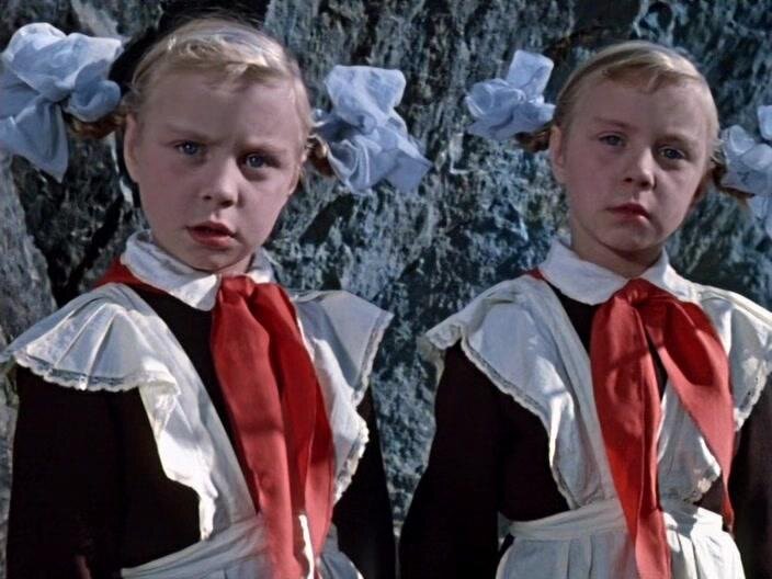 Кадр из фильма "Королевство кривых зеркал".