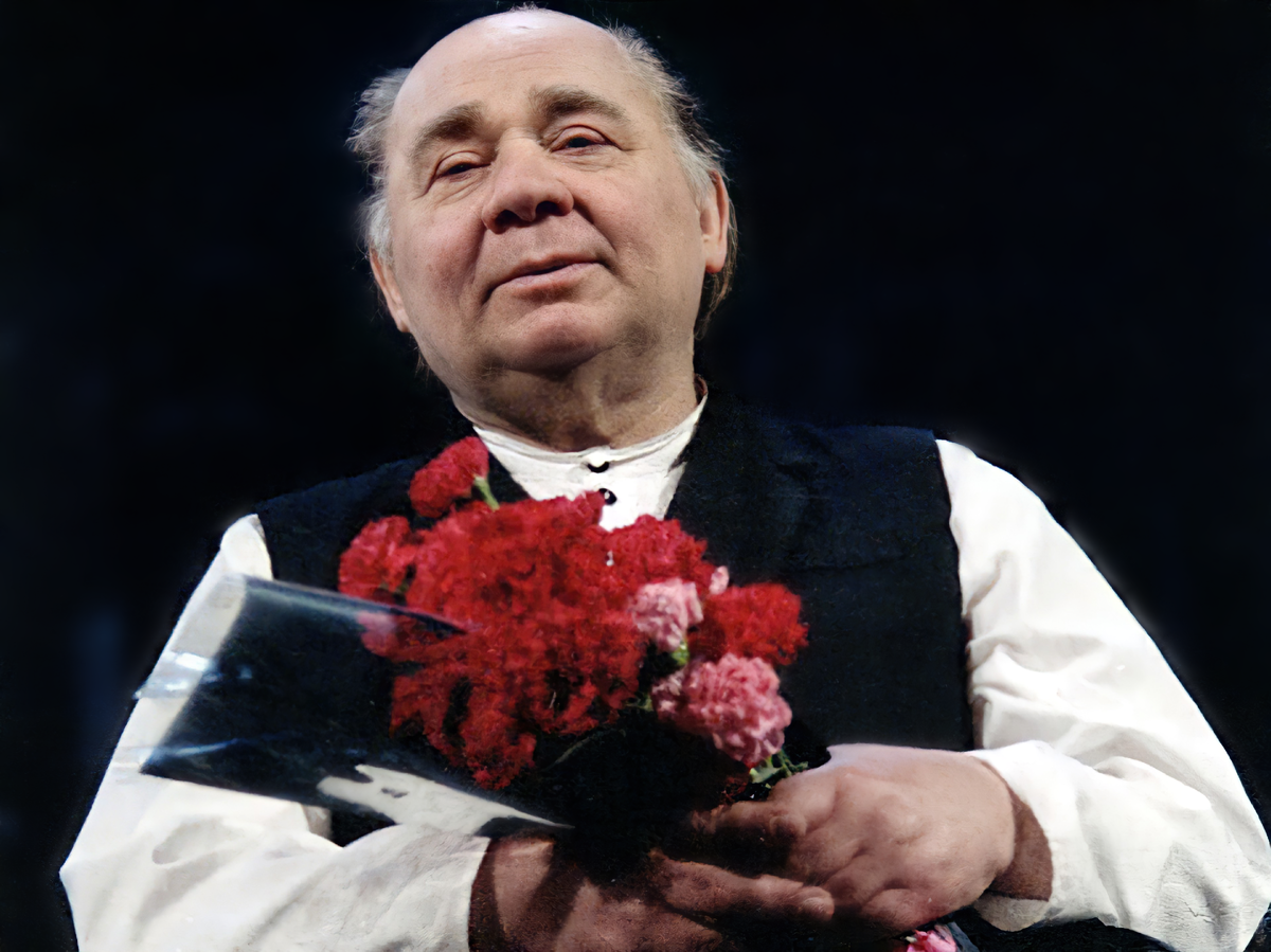 Евгений Павлович Леонов после спектакля "Поминальная молитва".  https://yandex.ru