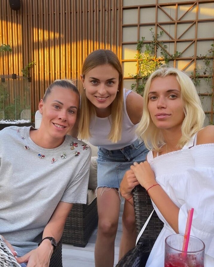 Слева направо: Екатерина Орлова, Алла Галкина, Валерия Зайцева.