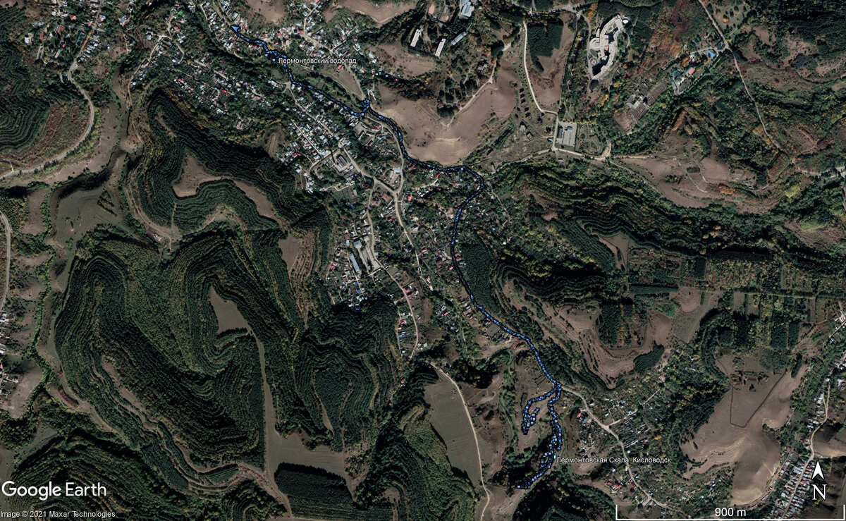 Карта похода. Навигационный трек (чёрно-синий) наложен на карту, составленную из космических снимков.