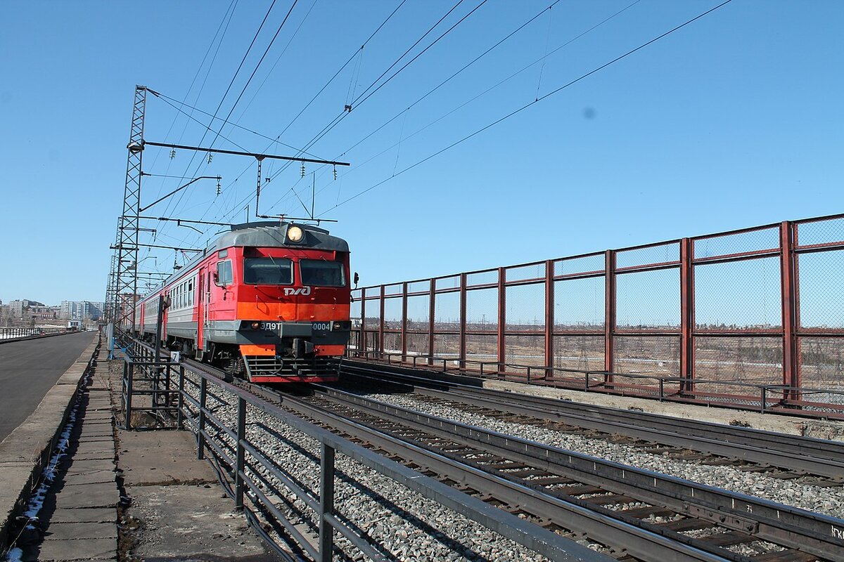 Железнодорожный переход по плотине Братской ГЭС