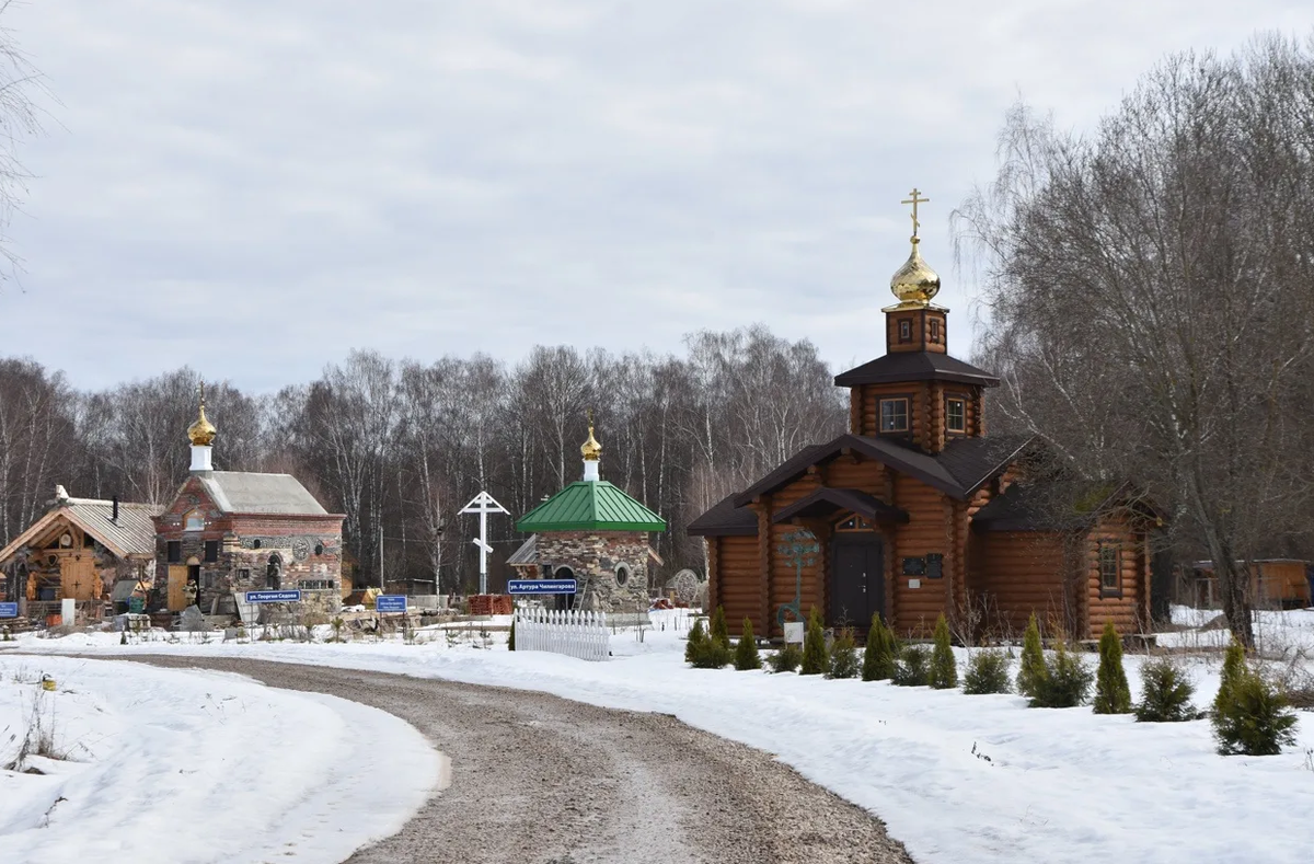 Поселок федоров. Деревня фёдора Конюхова в Тульской. Деревня Федора Конюхова в Тульской области. Деревня Федора Конюхова Заокский район, Тульская область. Деревня фёдора Конюхова в Заокском районе Тульской области.