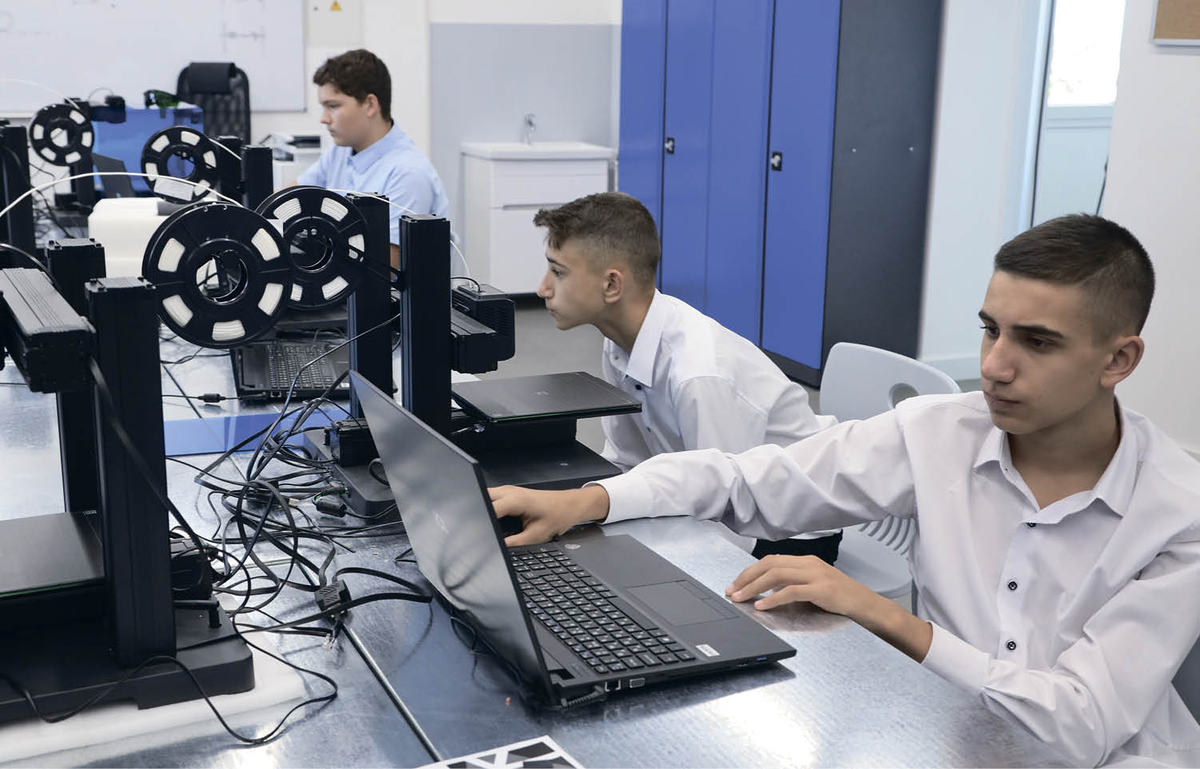 17 января 2022, 10:13В прошлом году технопарк «Кванториум» открылся в Симферопольской академической гимназии.  Фото: Наталья Сомова