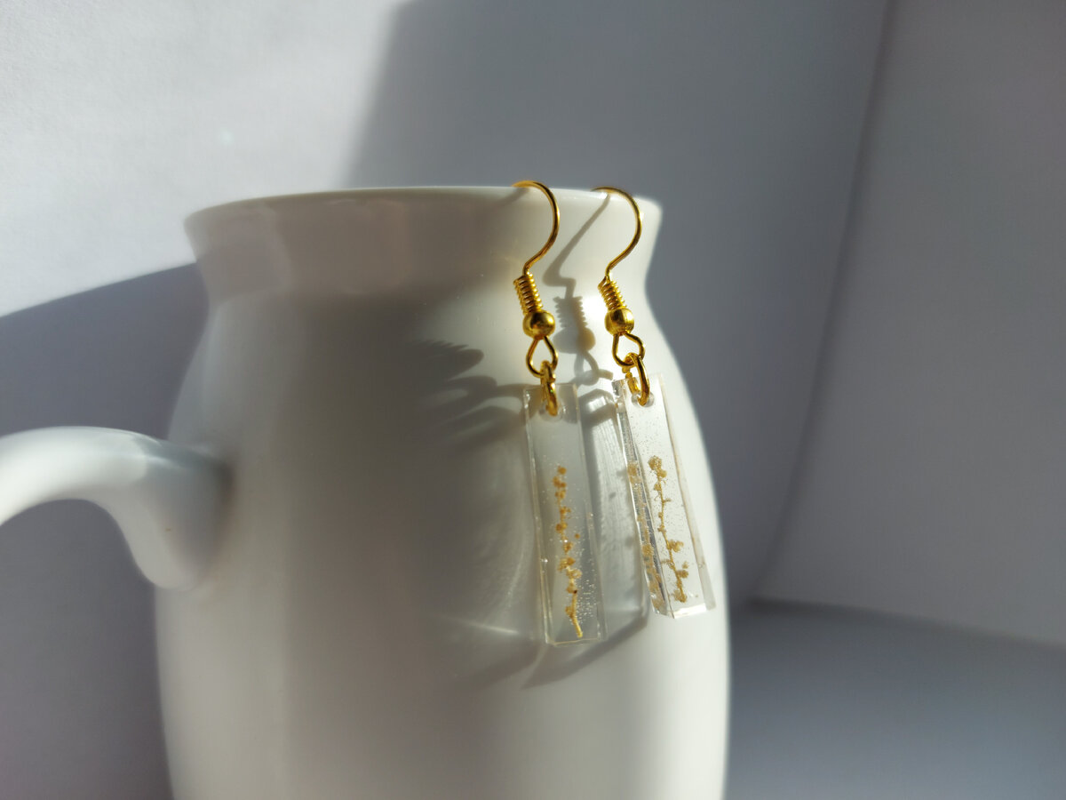 Серьги из эпоксидной смолы. Фото взято из открытых источников. 