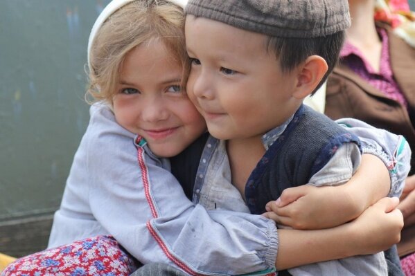 Фильмның төп геройлары Оксана һәм Җәмиль