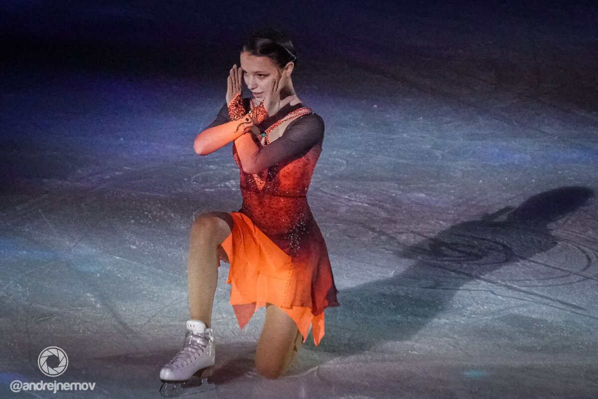 🥇 Олимпийская чемпионка по фигурному катанию - Анна Щербакова с показательным номером «Восток»🕌 в ледовом шоу «Влюблённые в фигурное катание».