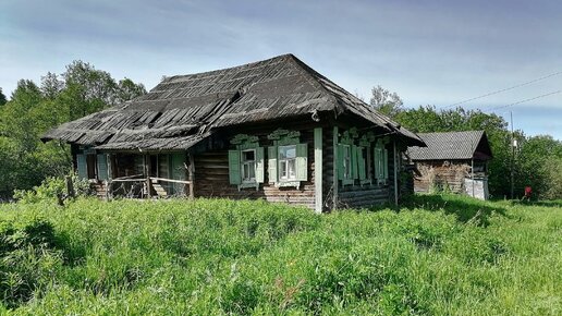 Рога животного на кровати, Чебурашка - Находки в заброшенном доме