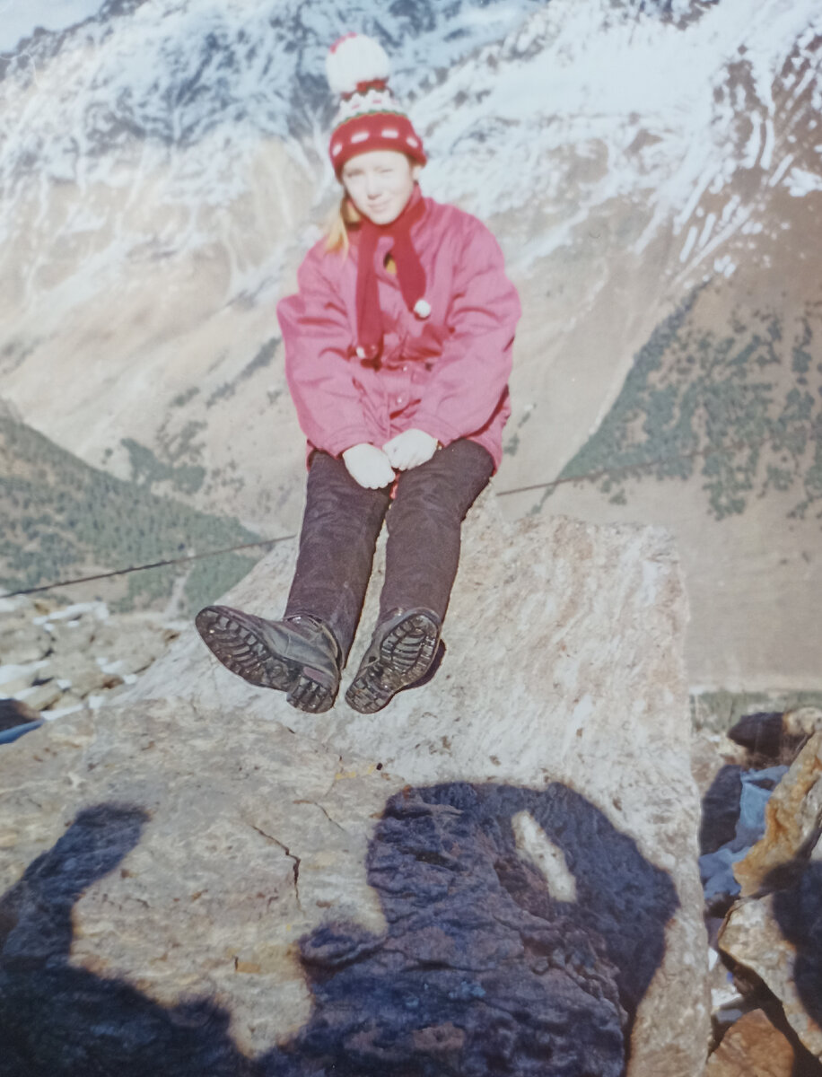 На экскурсии в Приэльбрусье. Фото 1997 года.