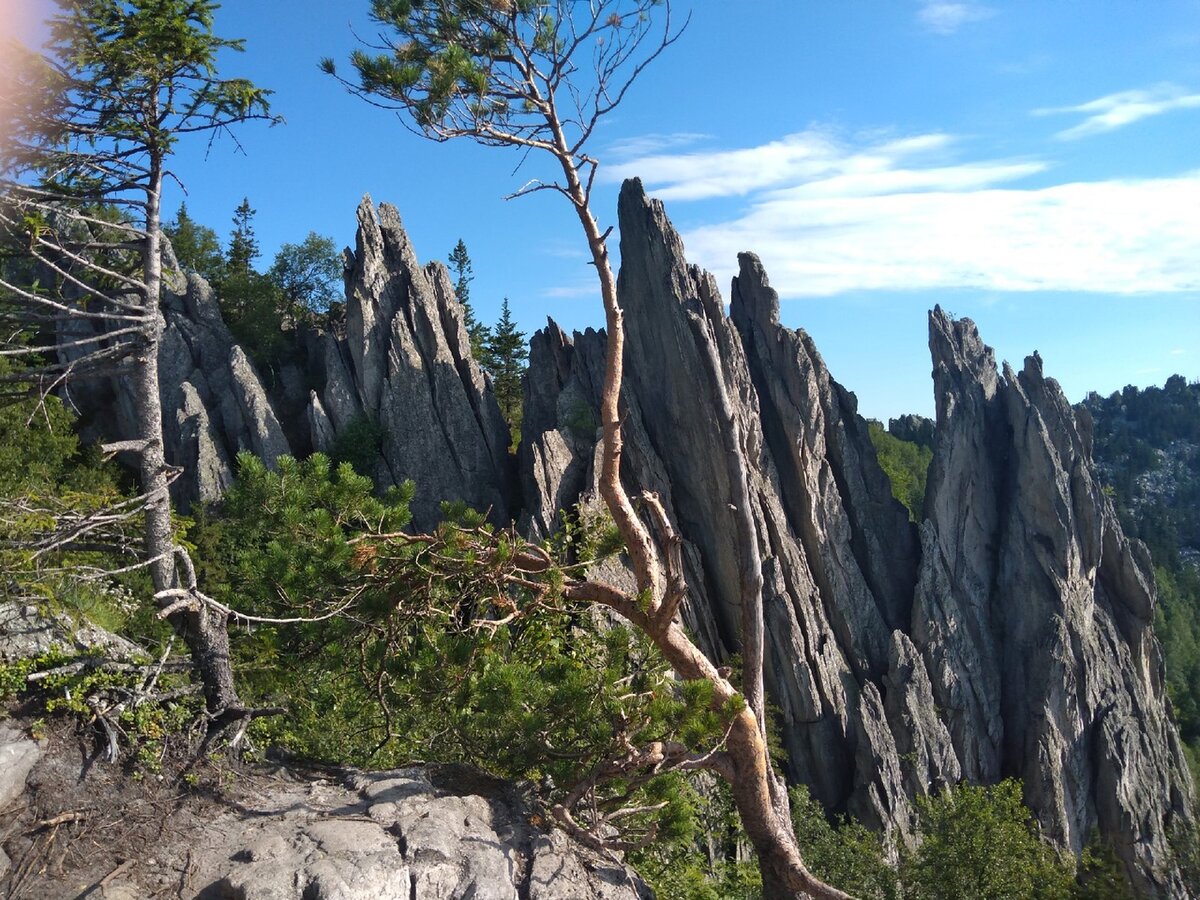 Скалы Зюраткульские столбы