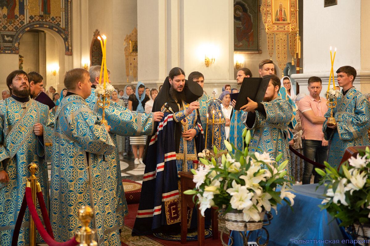 служба в соборе тольятти
