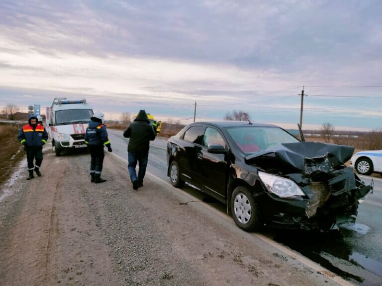    На трассе Оренбург-Казань столкнулись два легковых автомобиля Елена Шкатова