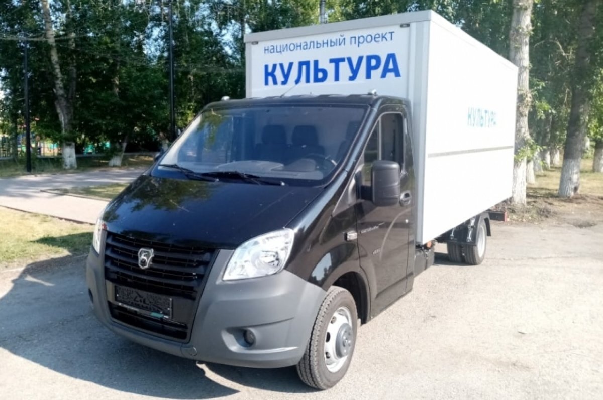    В Асиновском районе появился мобильный культурный центр-автоклуб