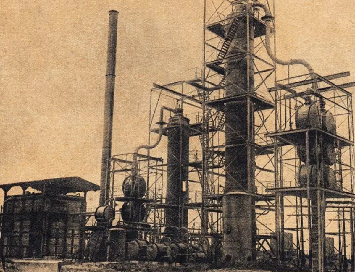 Установка АВТ, 1930-й год, архивное фото