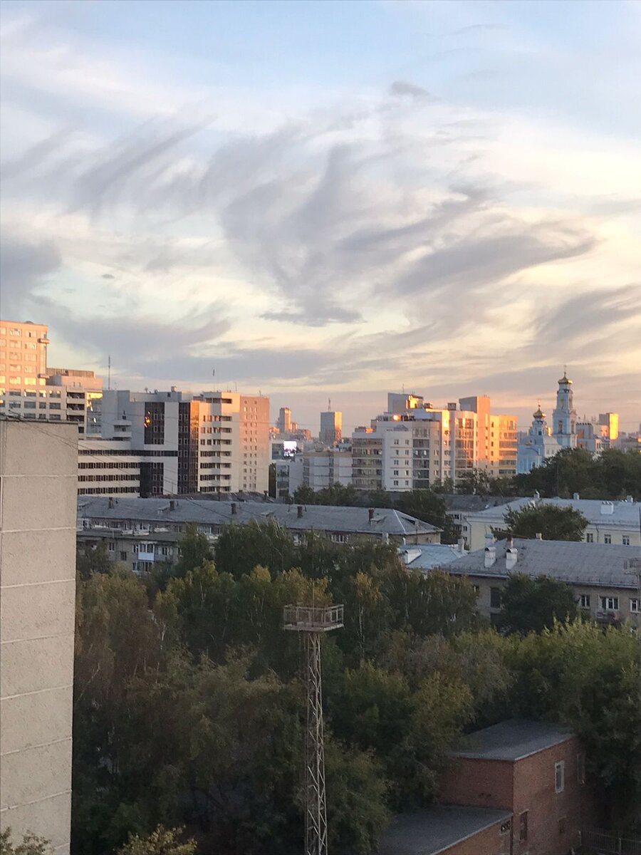 Крылышки птиц, летящих в тепло на юг как-будто....