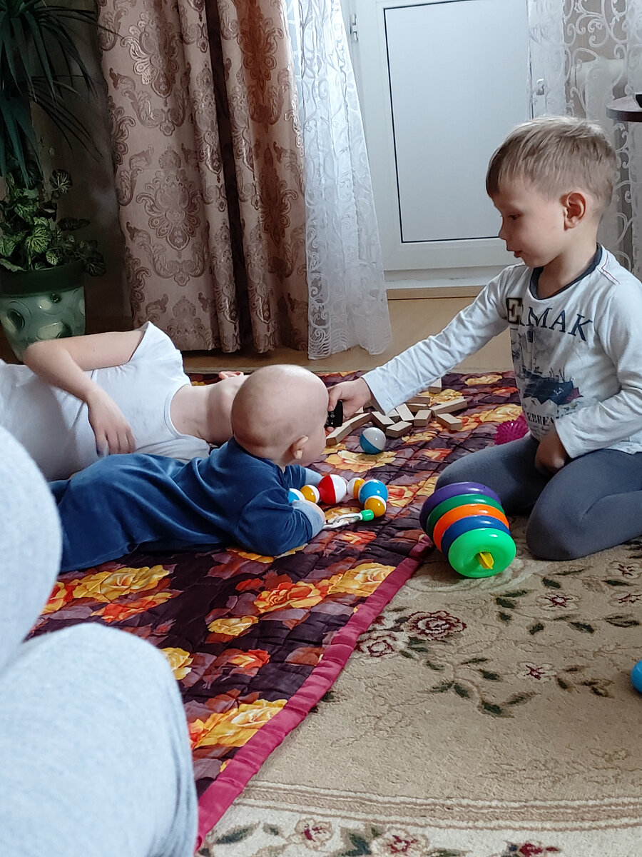 Мы любим гостей, особенно двоюродных братьев 