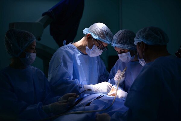 Петербургские хирурги провели операцию сразу на двух лёгких через один разрез