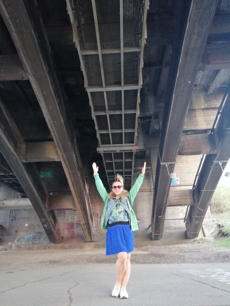 2. Внимание к натуральным материалам.  Джинс, хлопковый трикотаж, натуральный мех 
