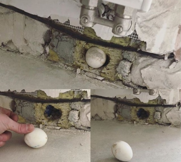 Воняет дырка. Яйцо в стене. Яйцо в стену замуровали. Яйцо от Строителей. Заложили яйцо в стену.