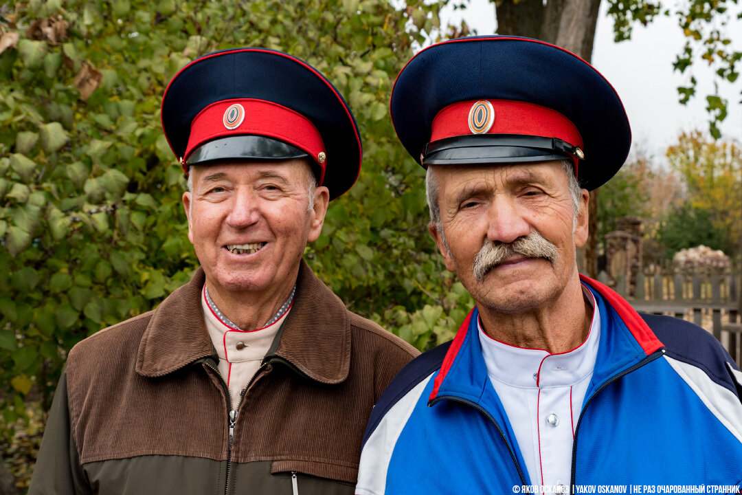 Фуражка казачья синяя тулья, краповый околыш