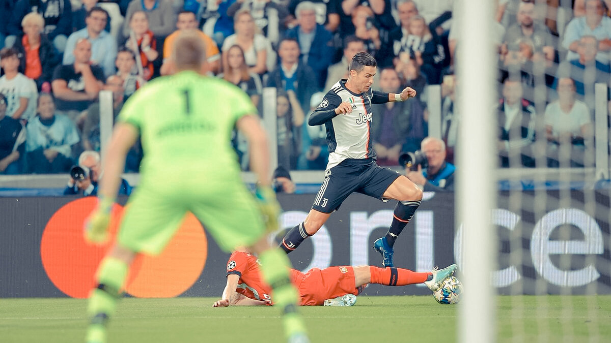 В Турине, на стадионе "Альянц", "железнодорожники" померятся силами с итальянским "Ювентусом"