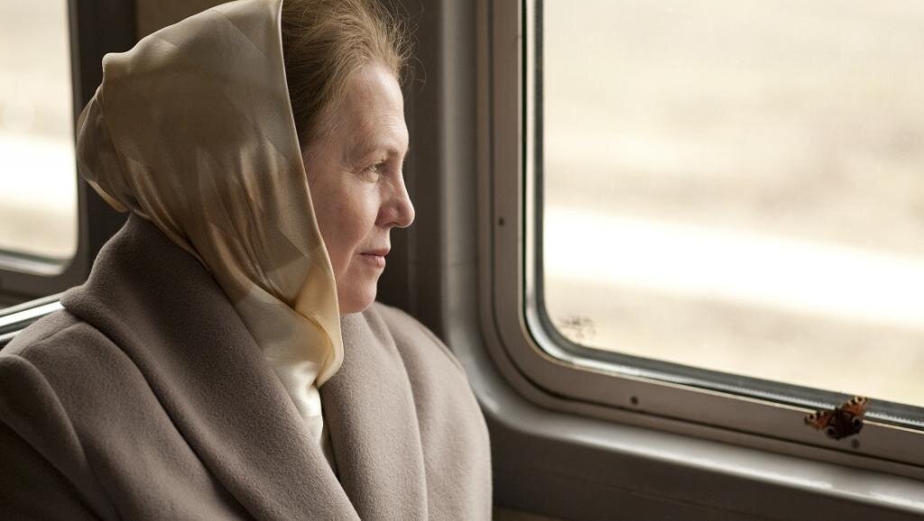Елена в поезде: первая или вторая?