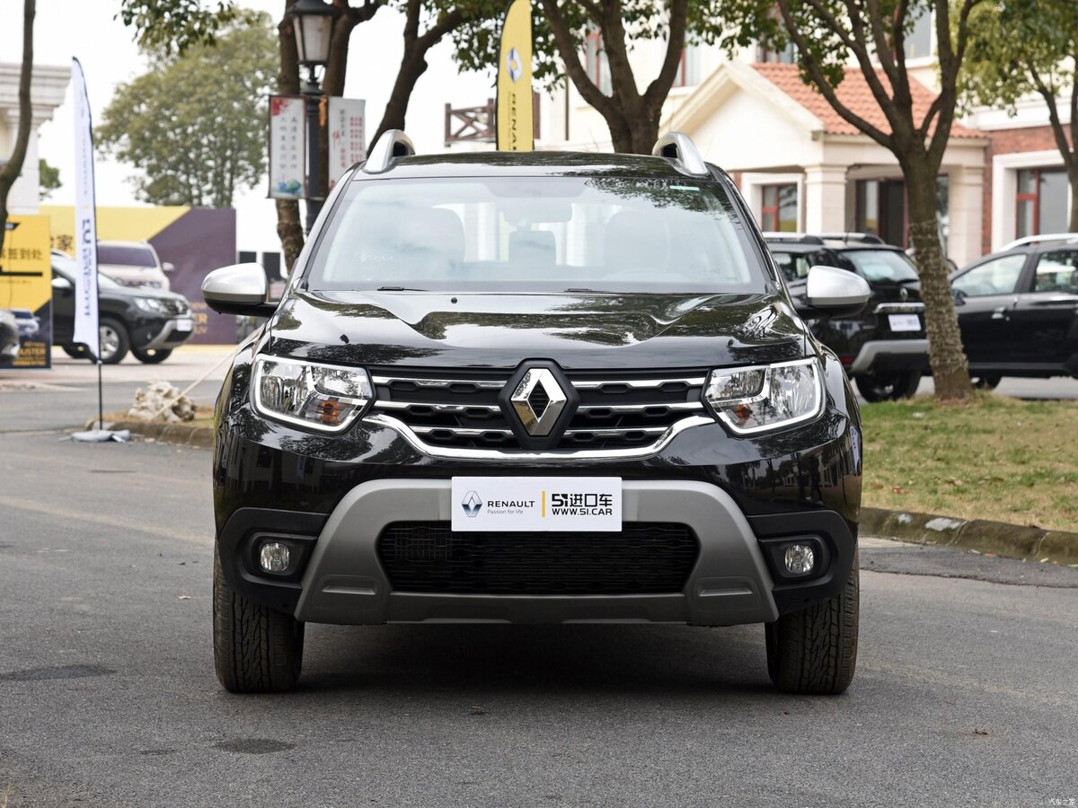 Новый Renault Duster 2020 модельного года представляет собой компактный кроссовер, адаптированный под российские условия эксплуатации.-2