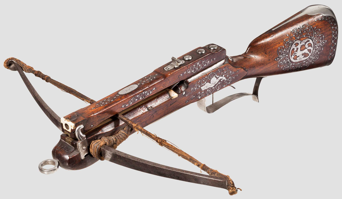 Исторический аркебуз XVII века, с модификацией под магазин. Общая длина почти 70 см, калибр 1 см, ствол не "цельный". Источник: andrewbek-1974.livejournal.com