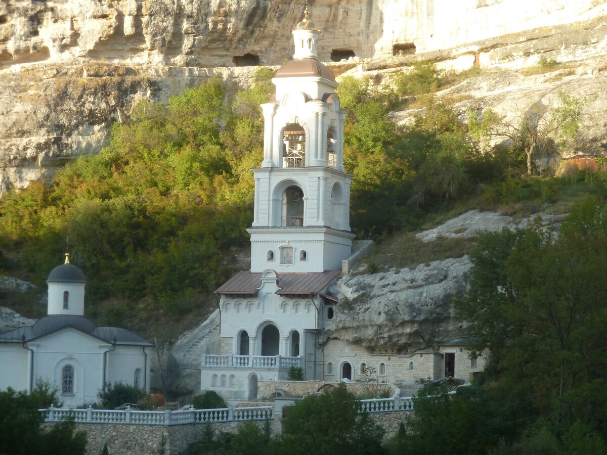 комплекс храмов монастыря