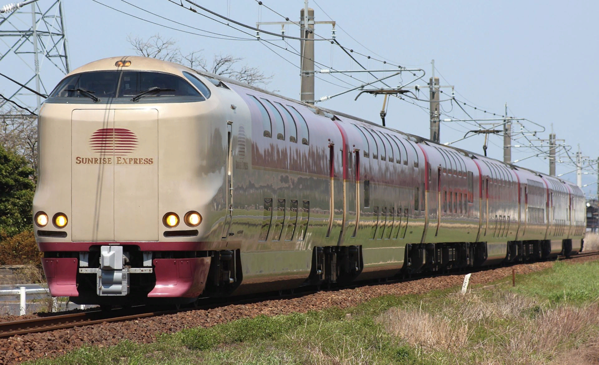 Как устроен японский поезд, вагоны которого часто сравнивают с нашим плацкартом