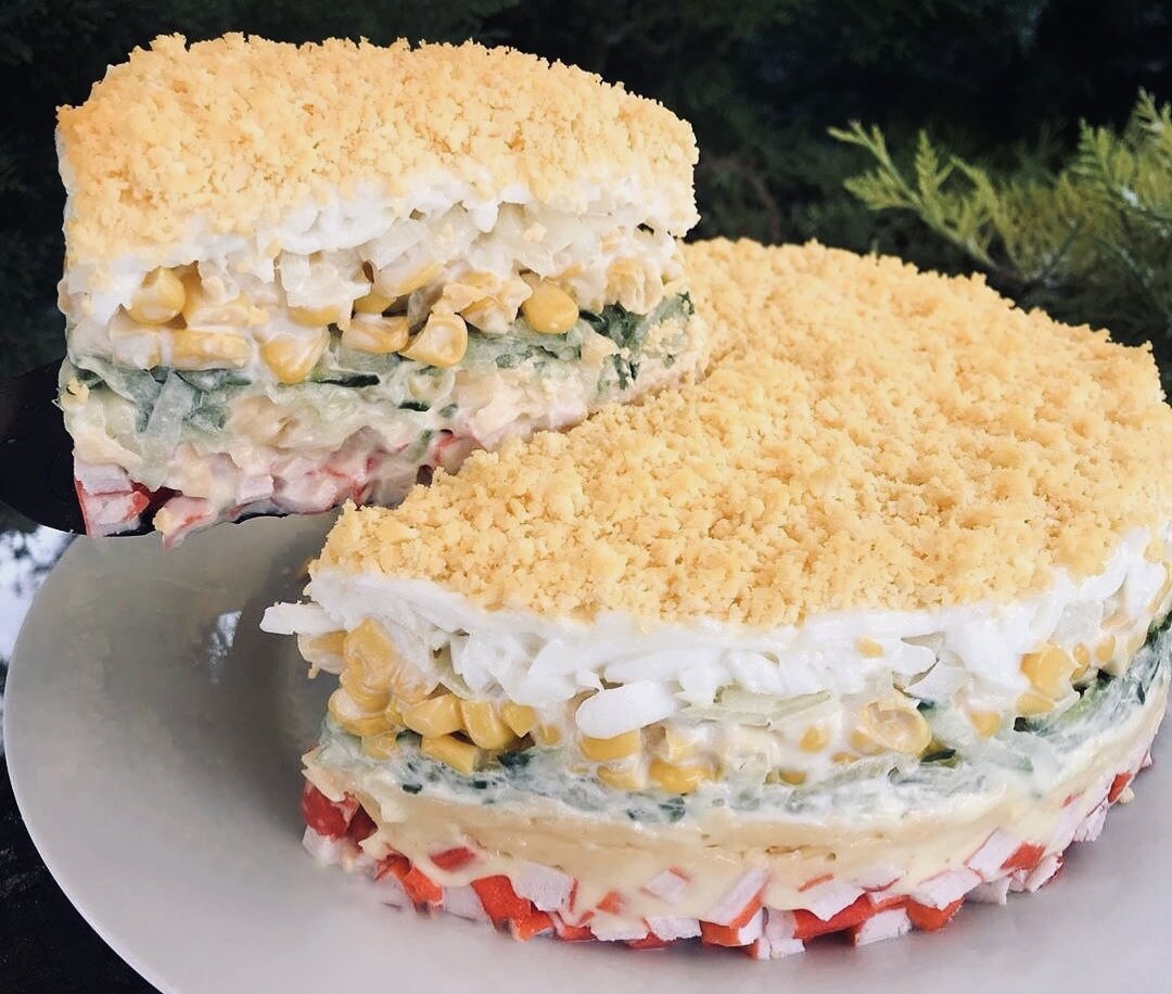 Торт с крабовыми палочками