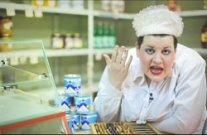 Кассирша буквально гипнотизировала... (Яндекс.Картинки)