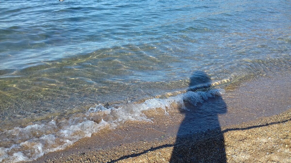 У кромки моря