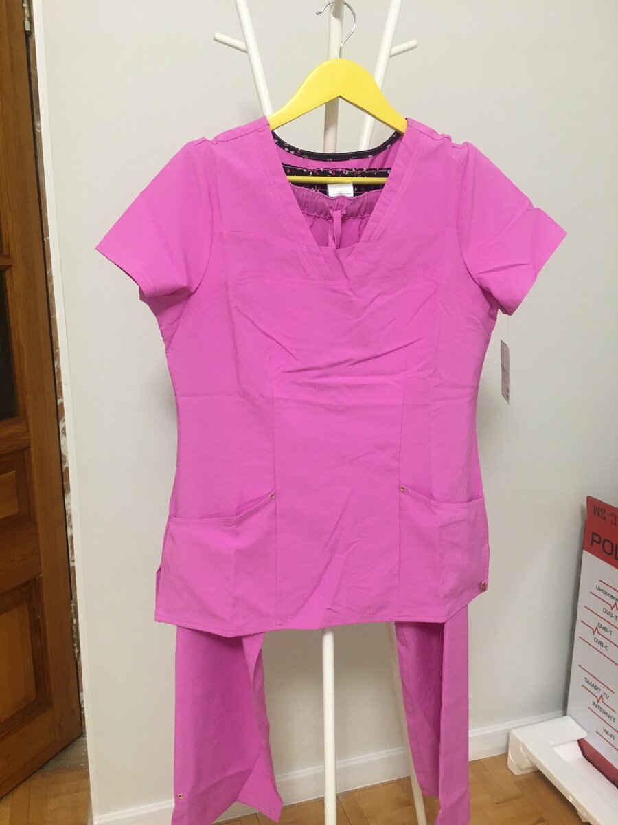 Хорошая вещь. Удобная. Дышащий материал