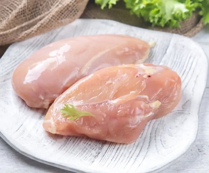 Филе грудки курицы: 385 руб. за 700 г.