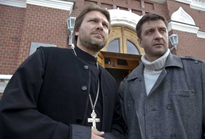 Настоятель 2 андрей чубченко. Русский фильм настоятель. Актер сыгравший священника. Актер сыгравший священника. Брендан глисон царство небесное.