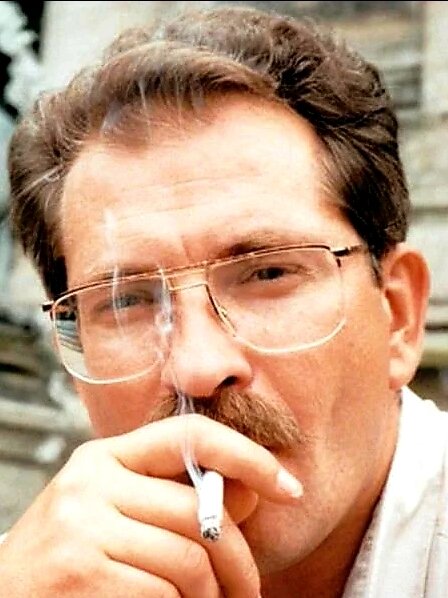 Владислав Листьев противостоял попыткам мафии разрушить его телекомпанию. Это стоило ему жизни