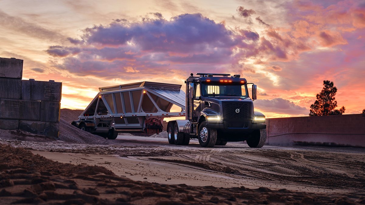 Volvo VHD Semi Truck